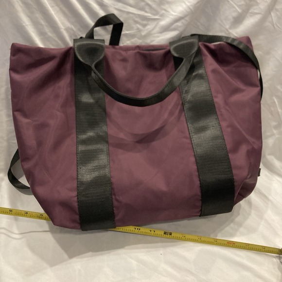 Burgundy Gym Tote Bag Travel Weekender Lightweight Nylon Fabletics Small - Picture 7 of 8